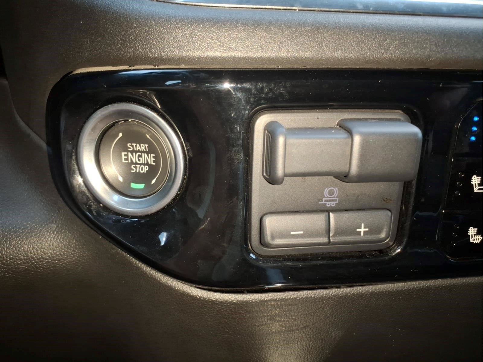 Used 2024 Chevrolet Silverado 2500 High Country w/ High Country Premium Package AWD/4WD image 26