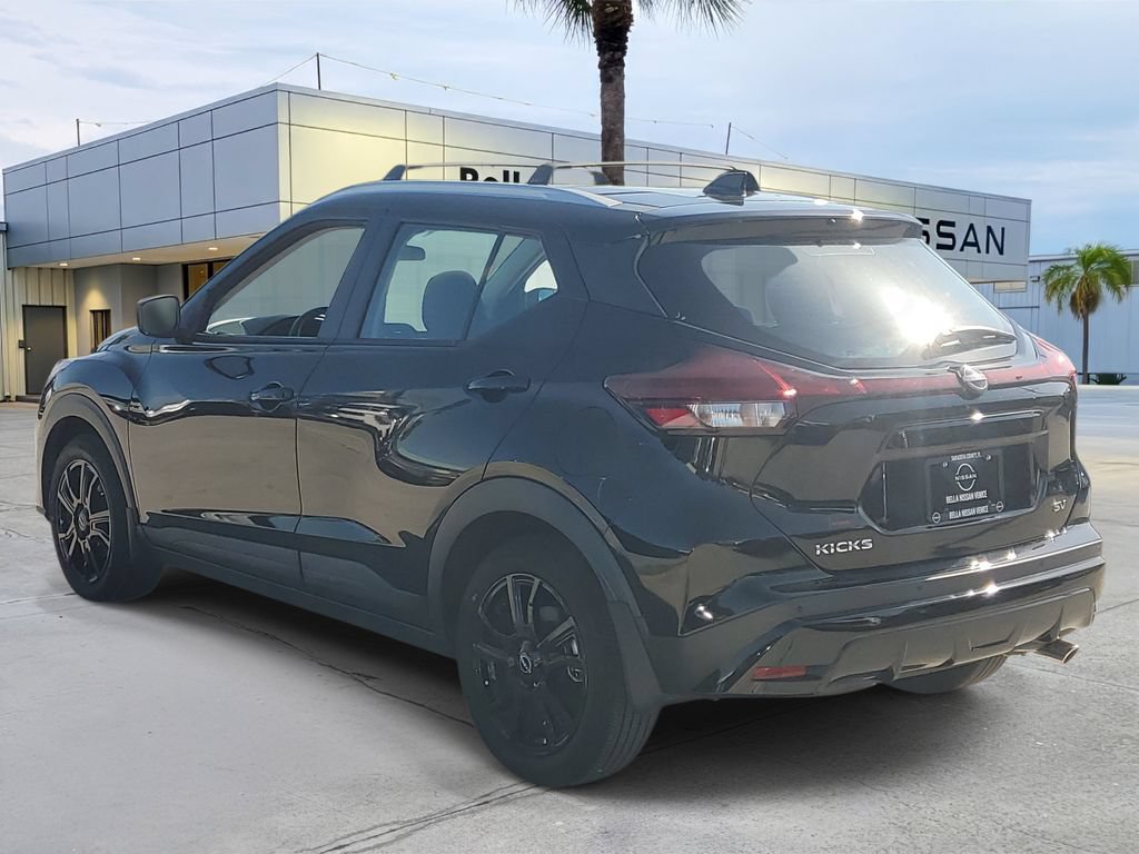 Used 2024 Nissan Kicks SV w/ Exterior Package FWD image 3