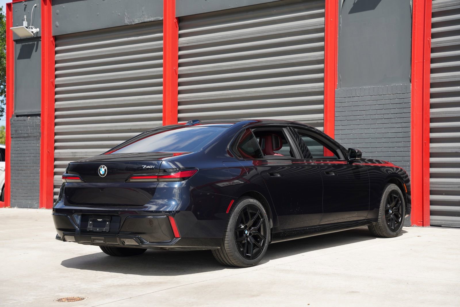 Used 2023 BMW 740i image 6
