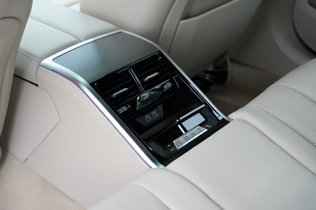 Used 2024 BMW 840i Gran Coupe w/ M Sport Professional Package RWD image 17