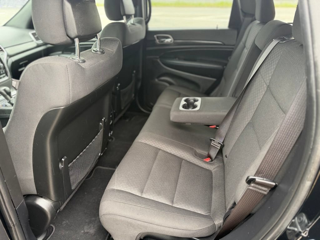 Used 2019 Jeep Grand Cherokee Laredo AWD/4WD image 11