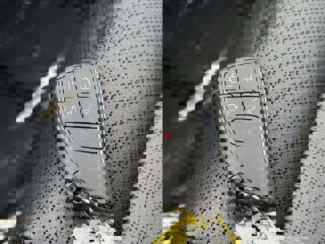 Used 2025 Chevrolet Equinox LT w/ Convenience Package II image 32