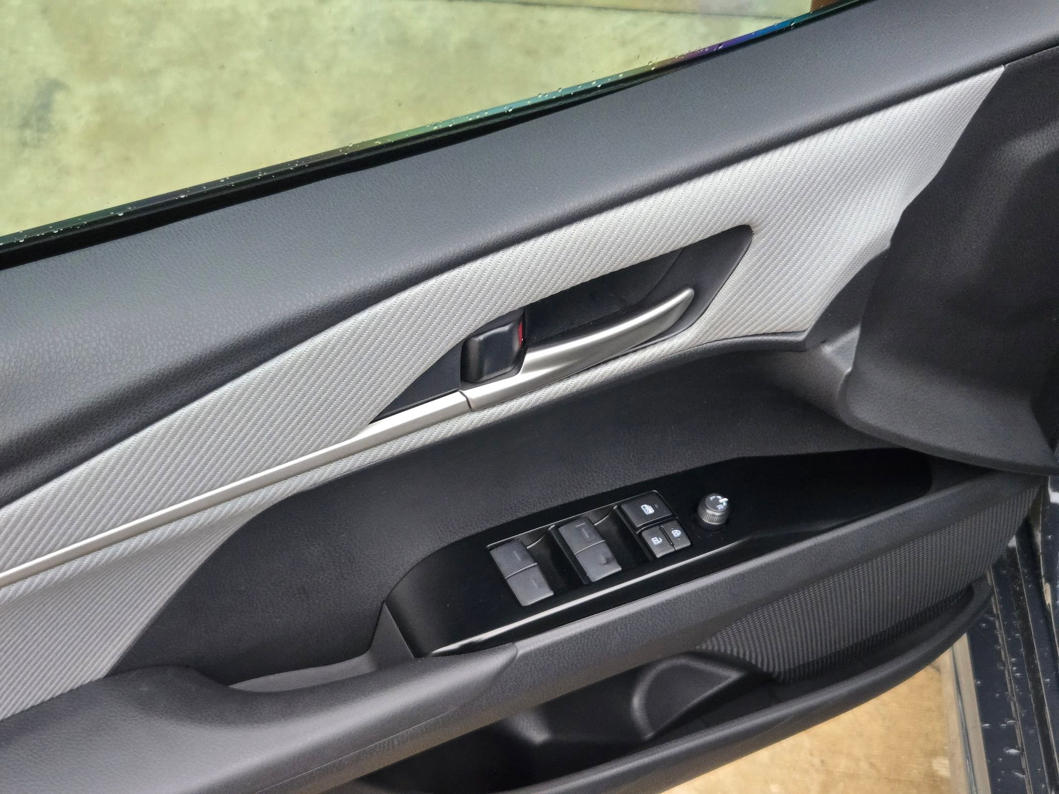 Used 2025 Toyota Camry SE image 12