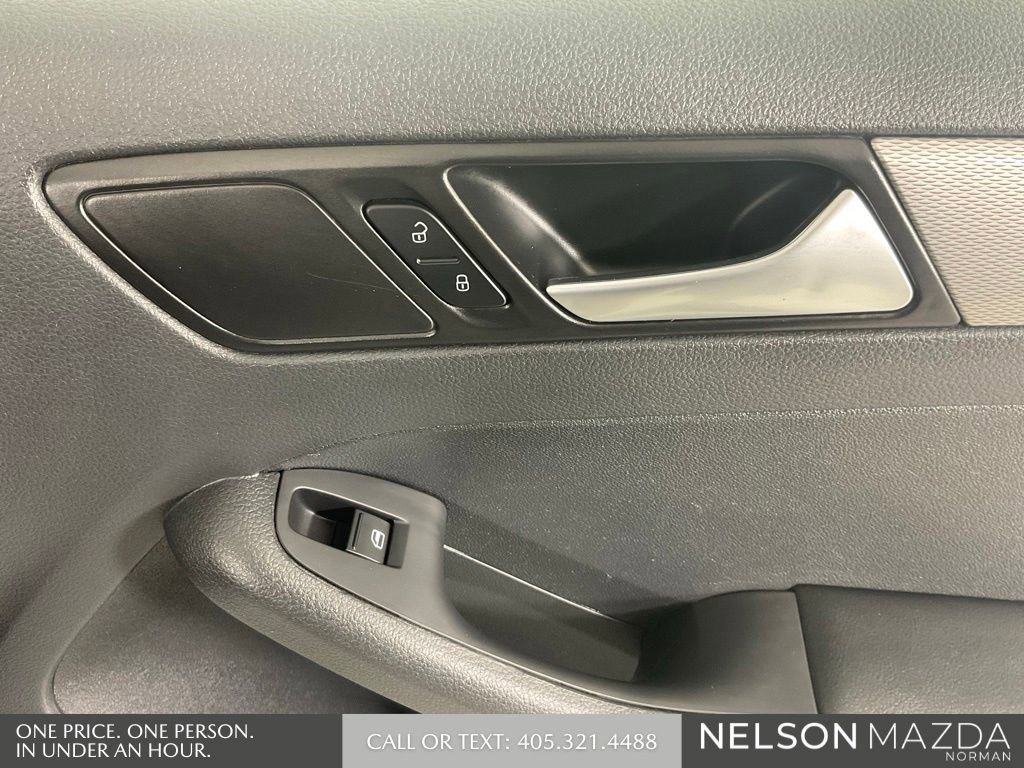 Used 2017 Volkswagen Jetta SE FWD image 22