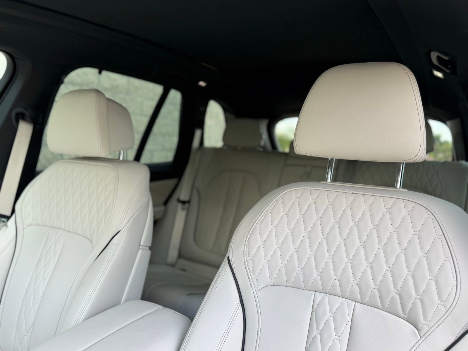 Used 2024 BMW X5 xDrive40i w/ Executive Package image 22