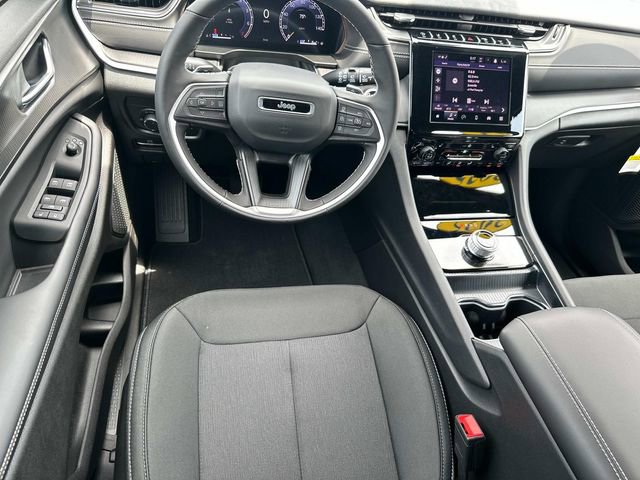 New 2025 Jeep Grand Cherokee L Laredo w/ Luxury Tech Group I image 29