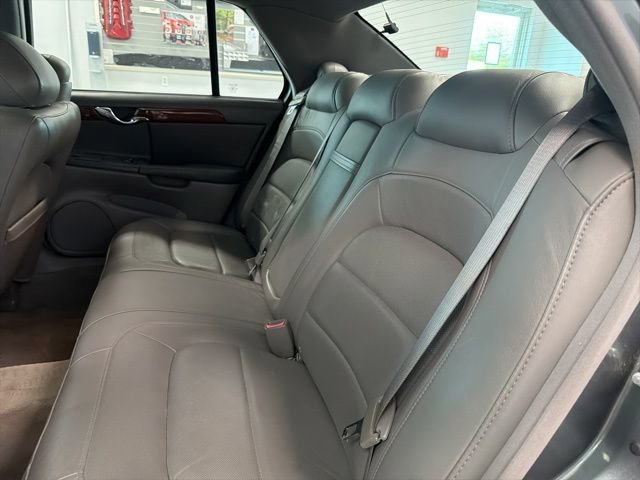 Used 2004 Cadillac De Ville w/ Equipment Group FWD image 22