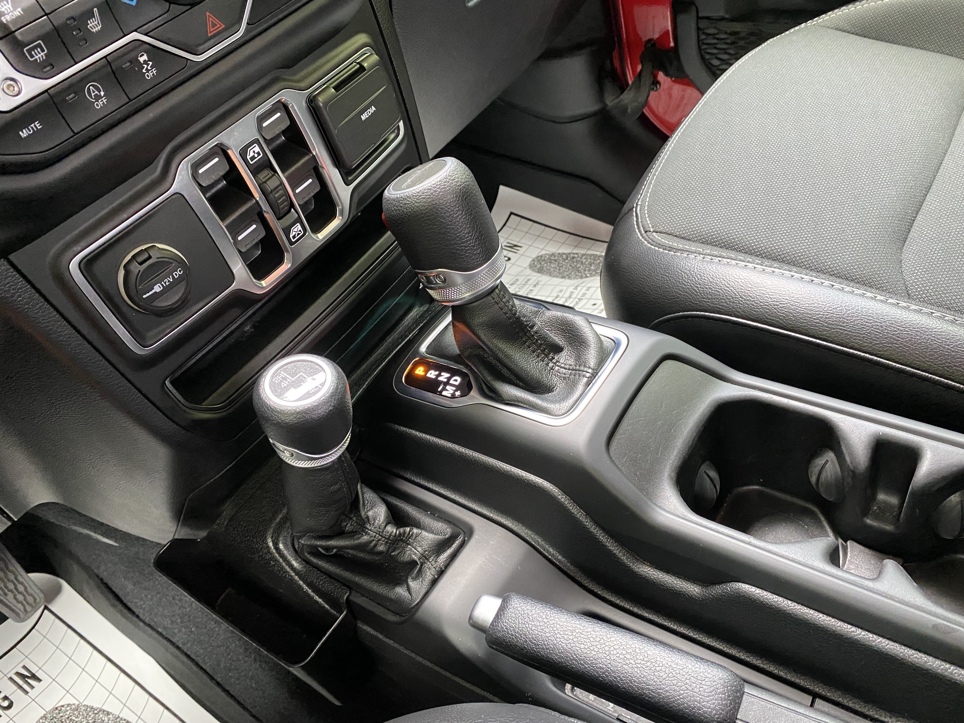 Used 2021 Jeep Gladiator Sport AWD/4WD image 30
