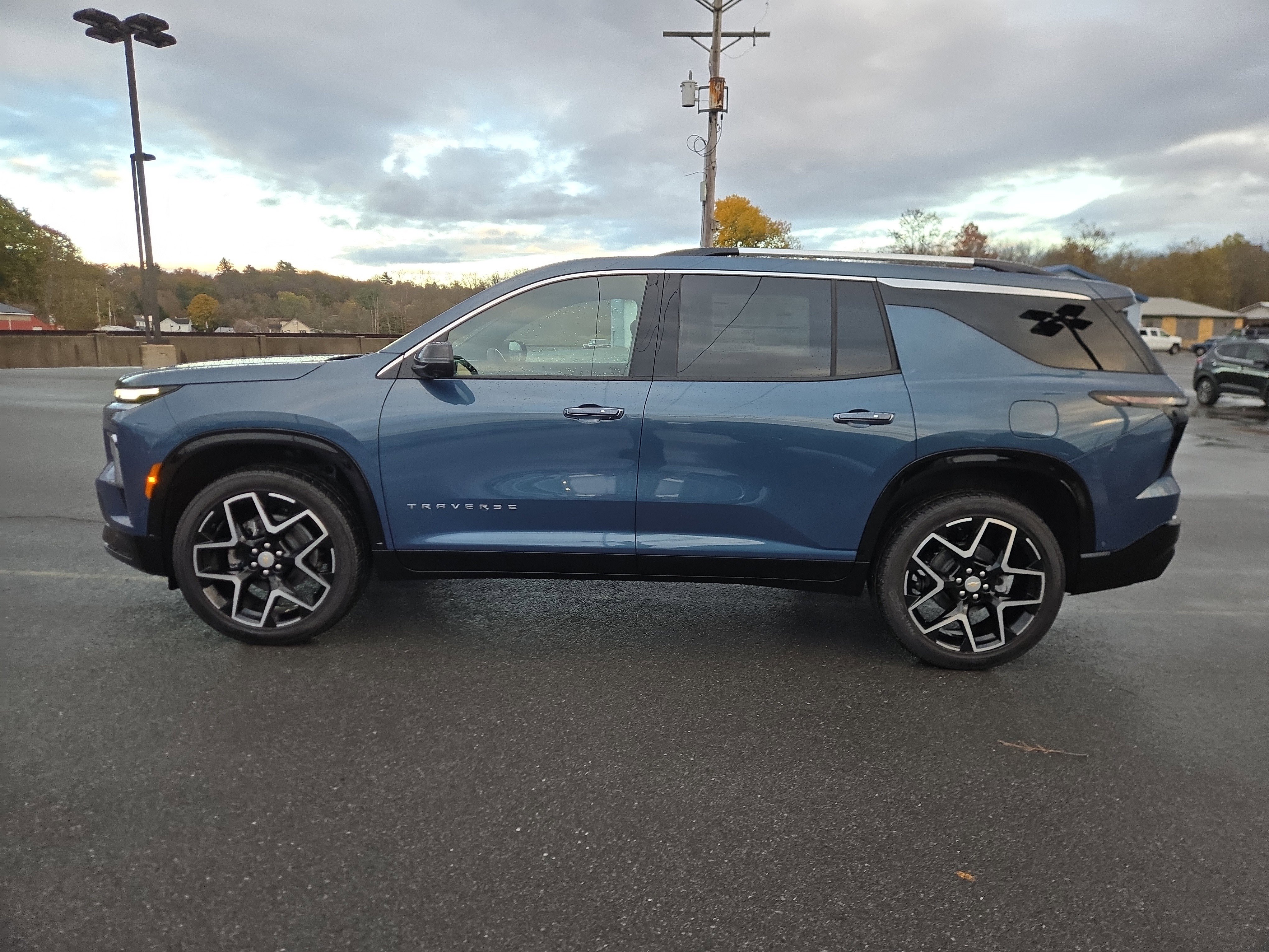 New 2026 Chevrolet Traverse High Country w/ LPO, Floor Liner Package image 7