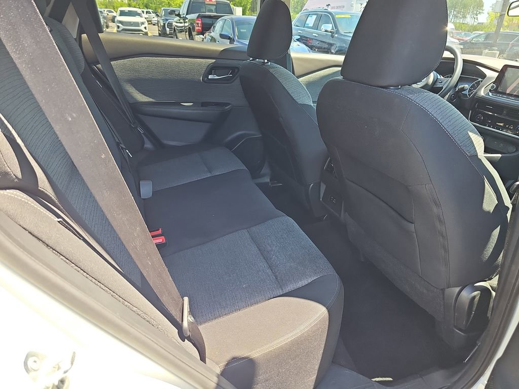 Used 2021 Nissan Rogue SV FWD image 15
