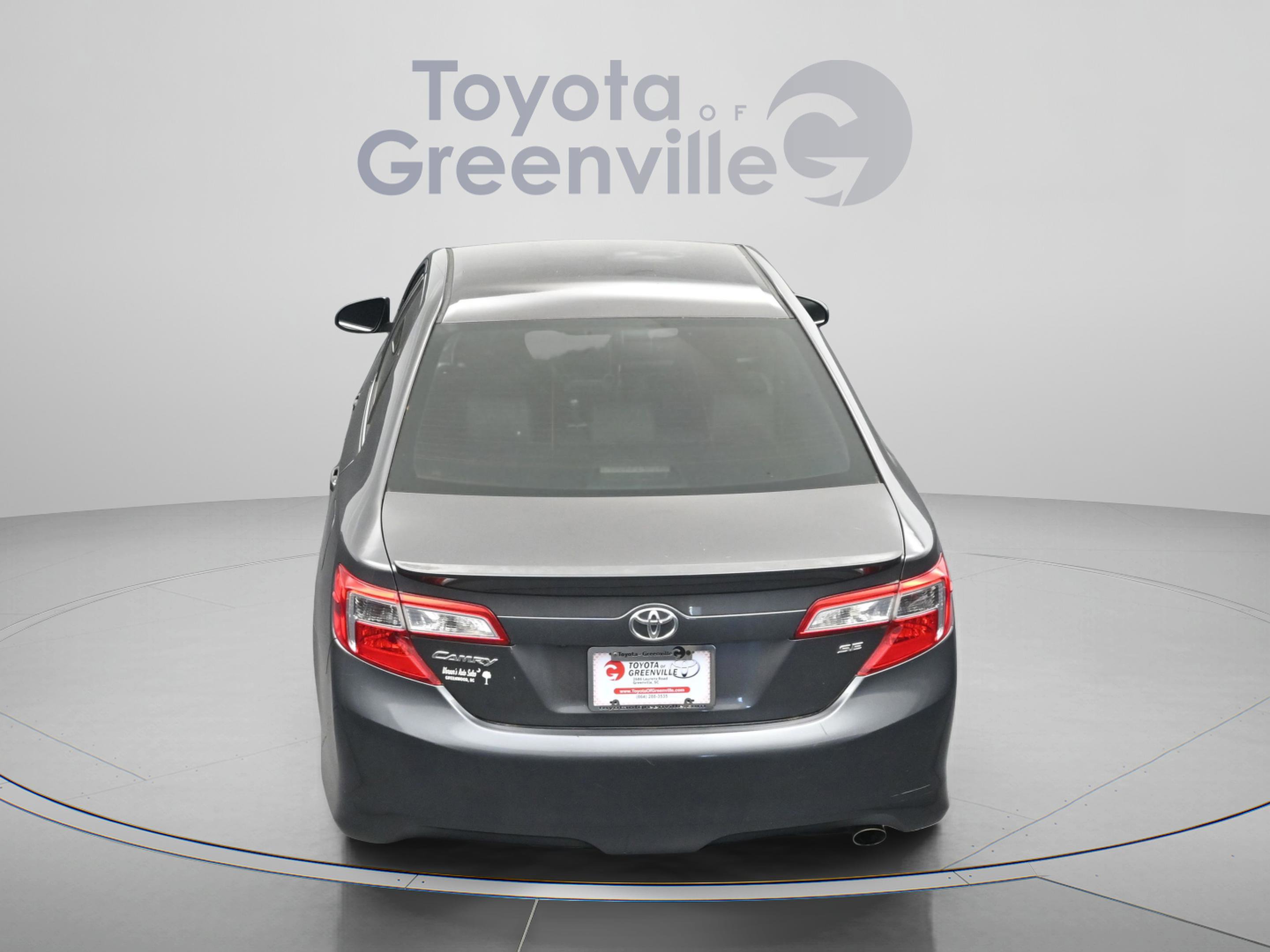 Used 2014 Toyota Camry SE FWD image 12