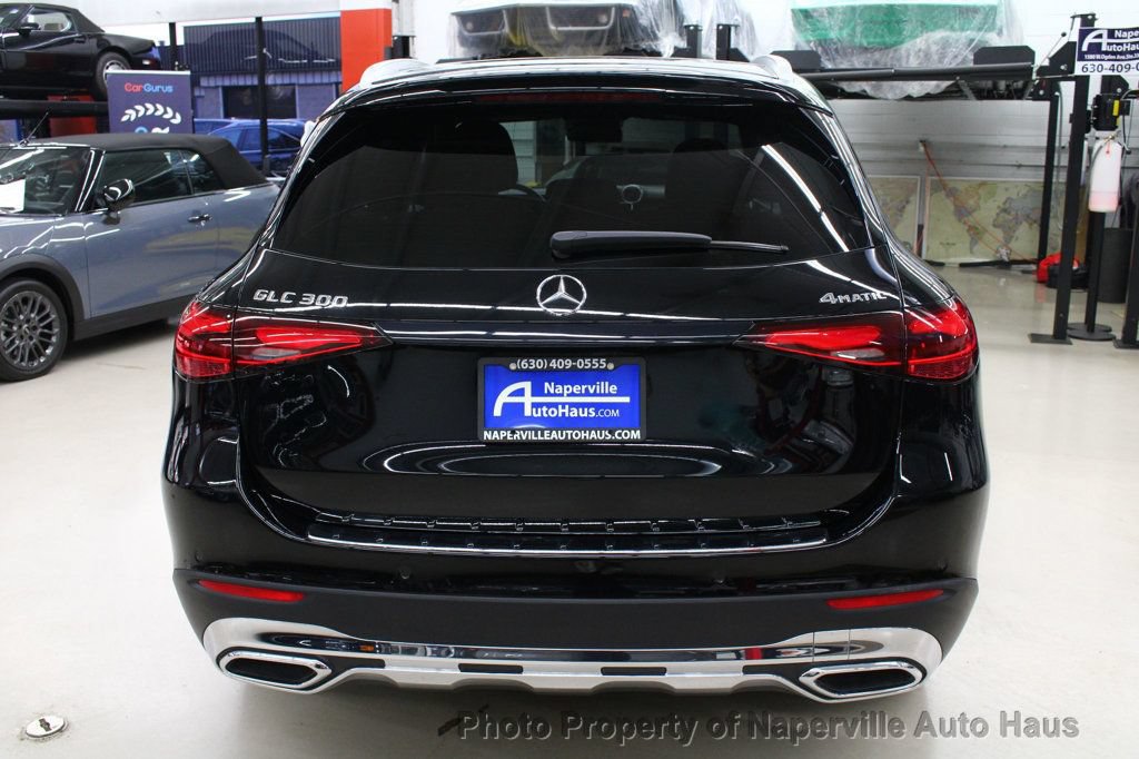 Used 2025 Mercedes-Benz GLC 300 4MATIC image 5