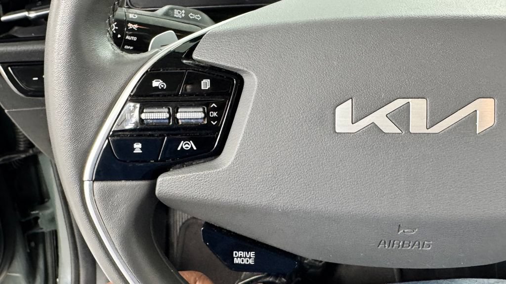 Used 2024 Kia Niro EX FWD image 21