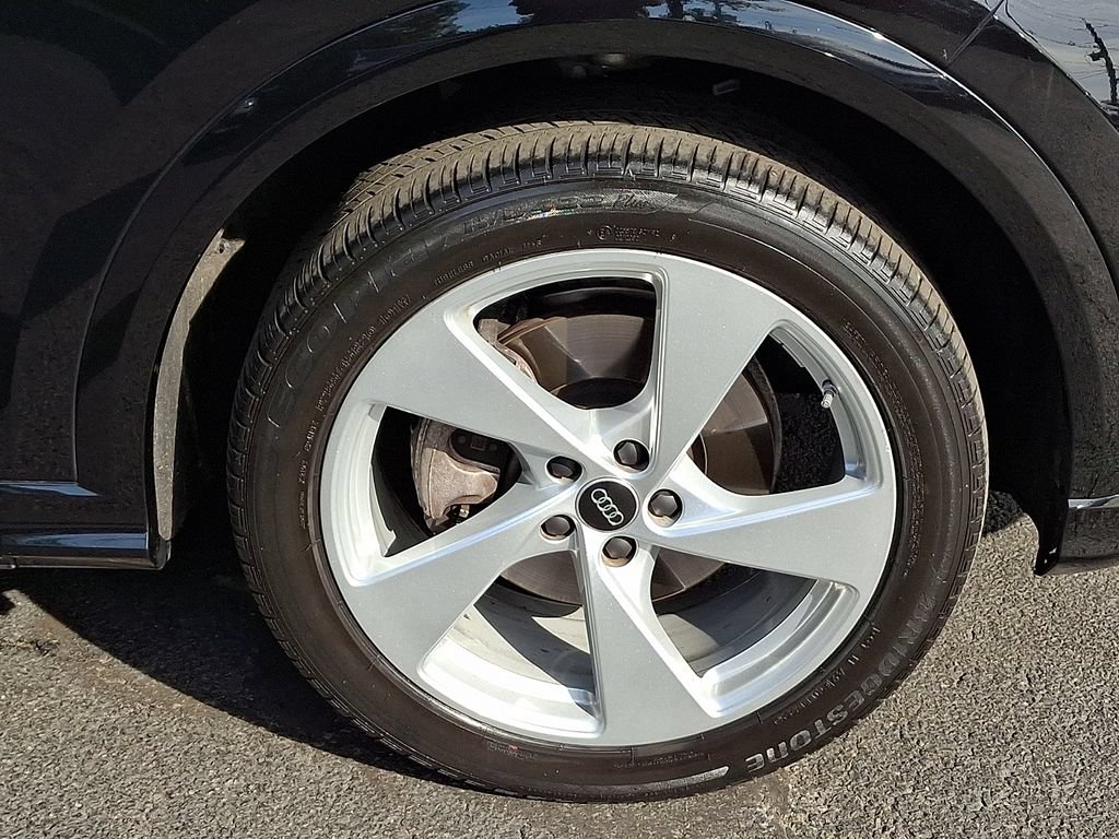 Certified 2025 Audi Q5 Prestige AWD/4WD image 15