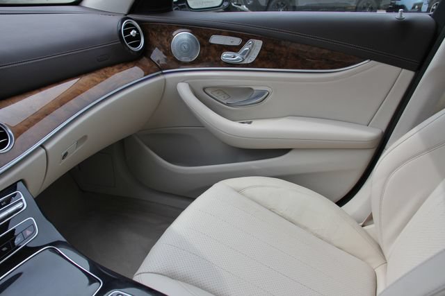 Used 2017 Mercedes-Benz E 300 4MATIC image 31