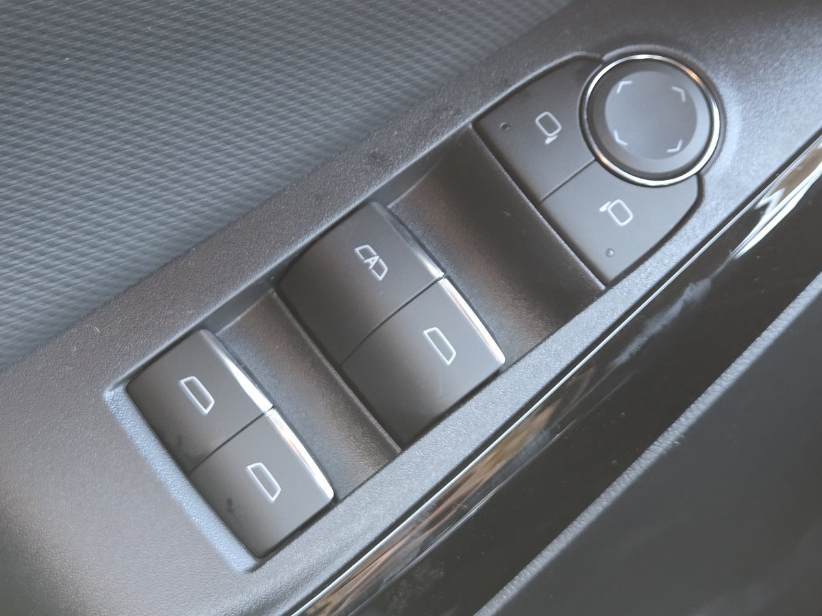 New 2027 Chevrolet Equinox RS AWD/4WD image 37