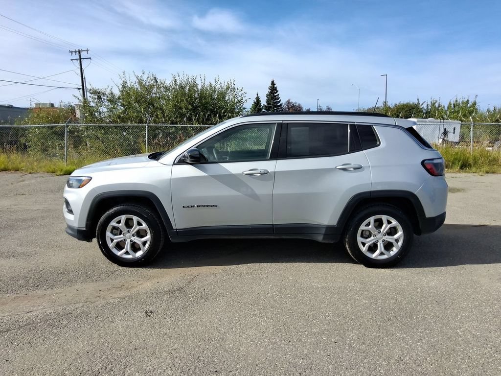 Certified 2024 Jeep Compass Latitude AWD/4WD image 5