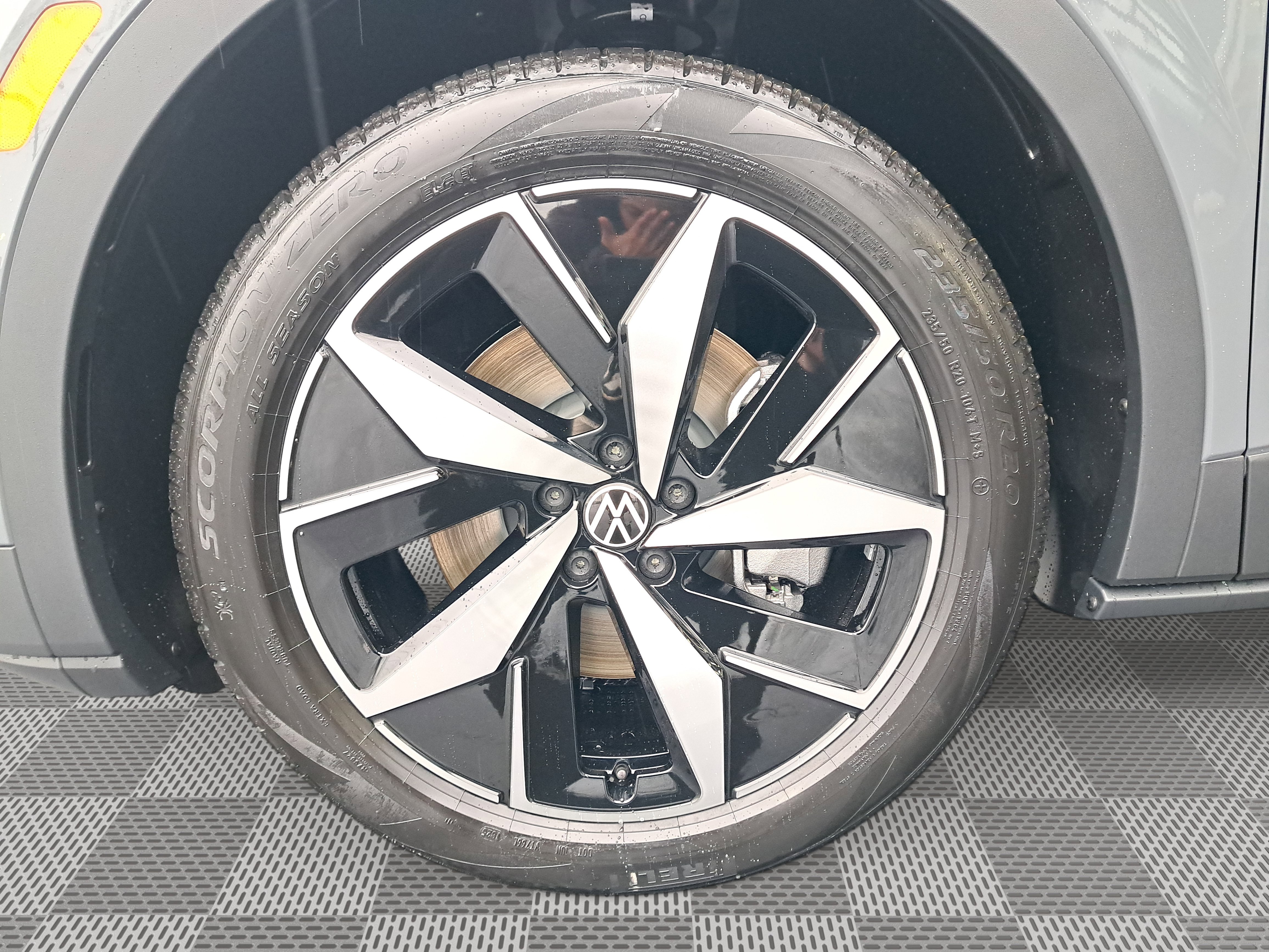 New 2025 Volkswagen ID.4 Pro S image 10