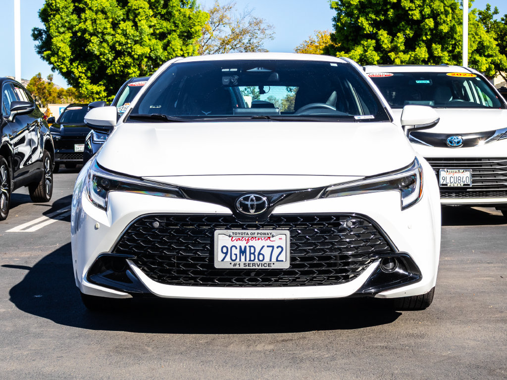 Used 2023 Toyota Corolla SE FWD image 3