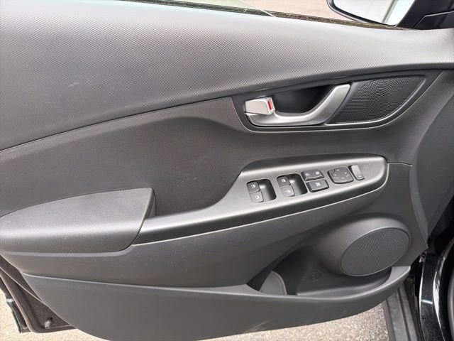 Used 2023 Hyundai Kona SEL w/ Cargo Package image 7