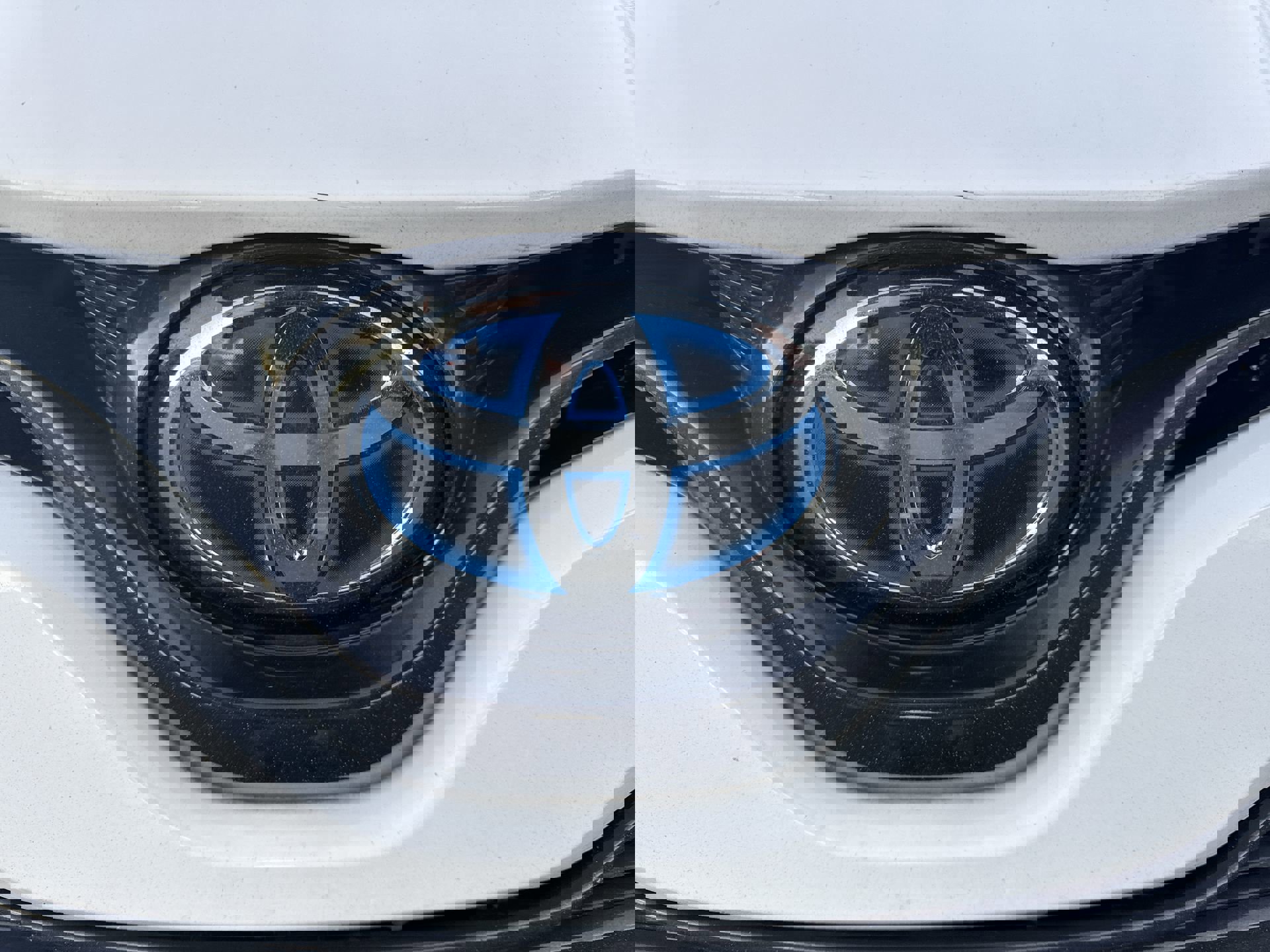 Used 2020 Toyota Camry LE image 32