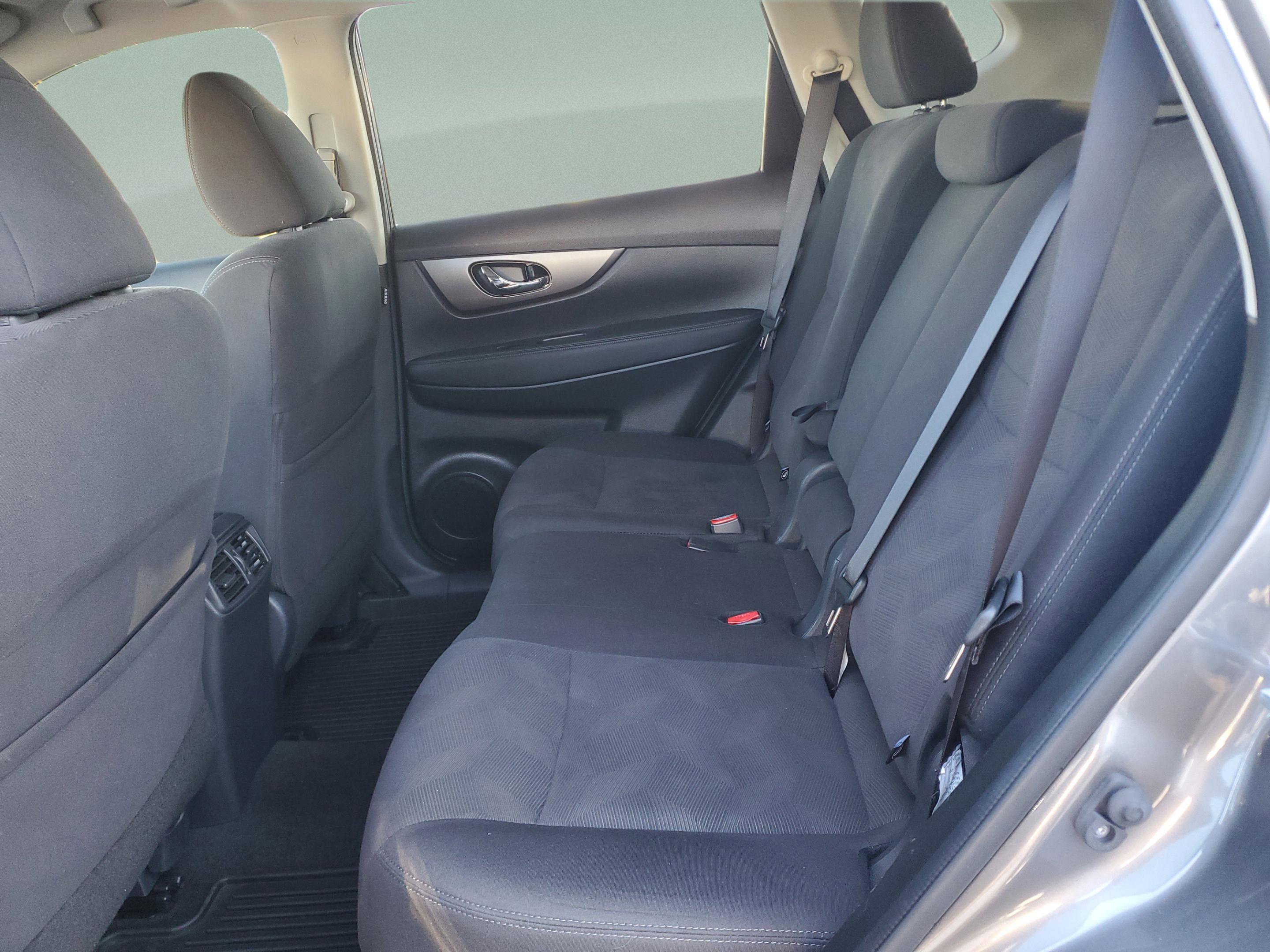 Used 2016 Nissan Rogue SV image 11