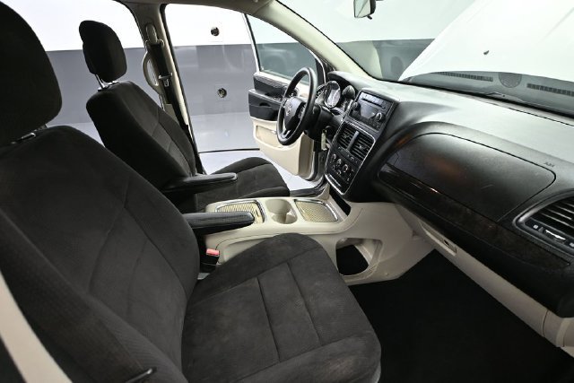 Used 2012 Dodge Grand Caravan SXT FWD image 38