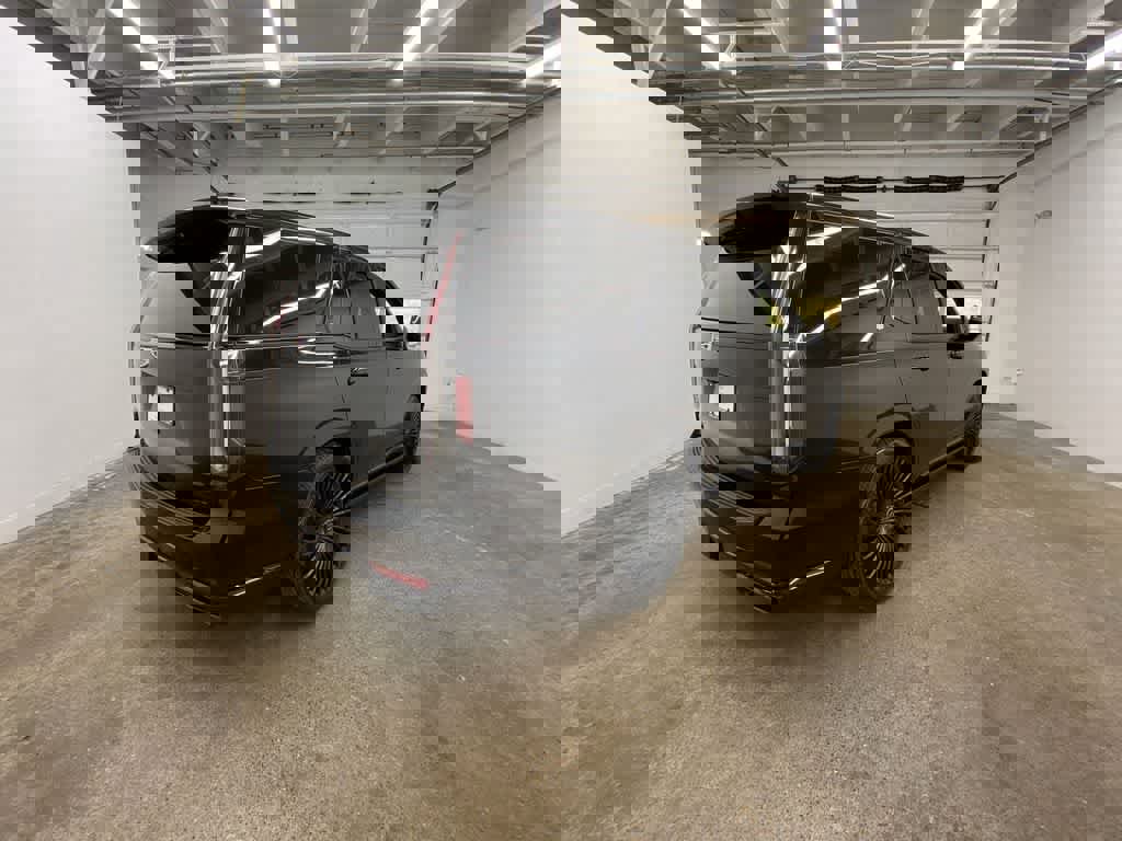 Used 2022 Cadillac Escalade Sport Platinum image 6