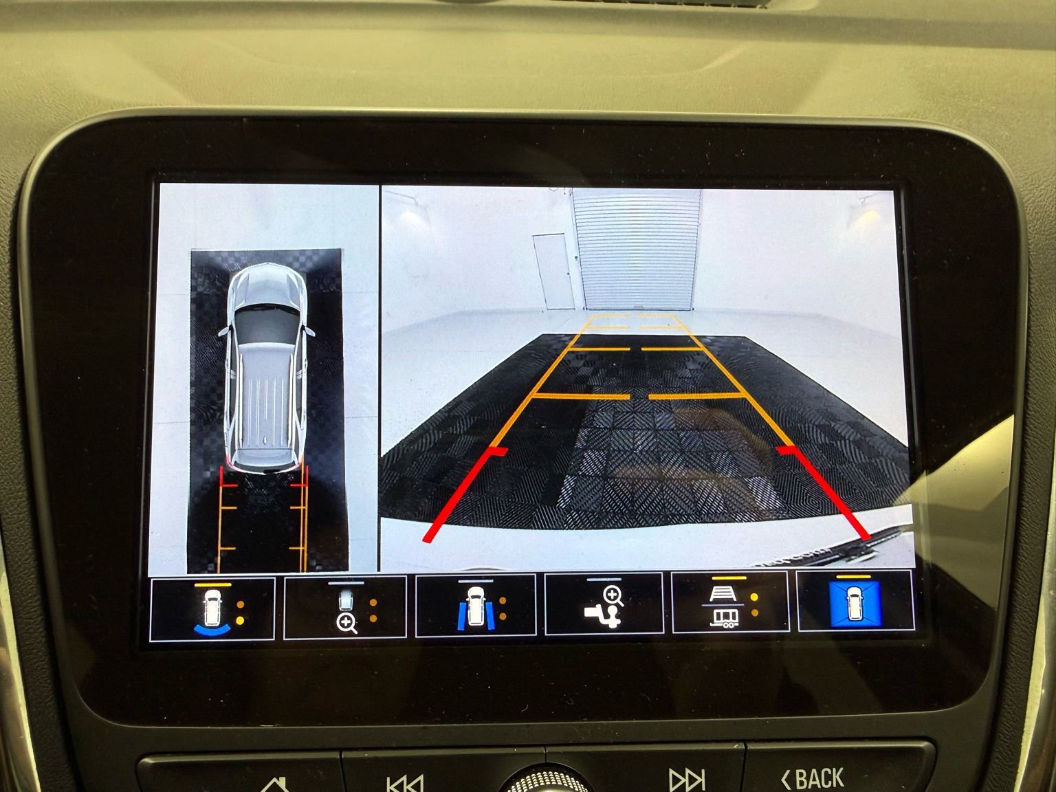 Used 2022 Chevrolet Equinox LT image 12