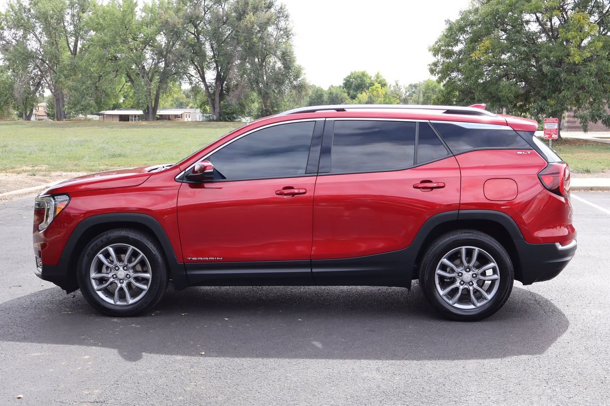 Used 2022 GMC Terrain SLT image 9