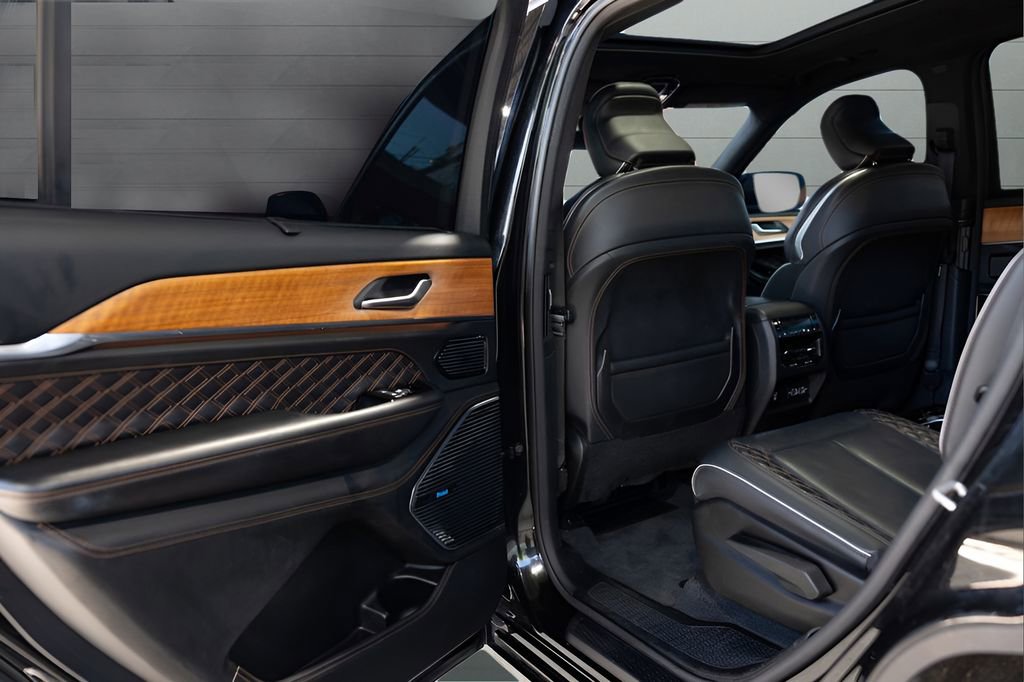 Used 2021 Jeep Grand Cherokee L Summit AWD/4WD image 56