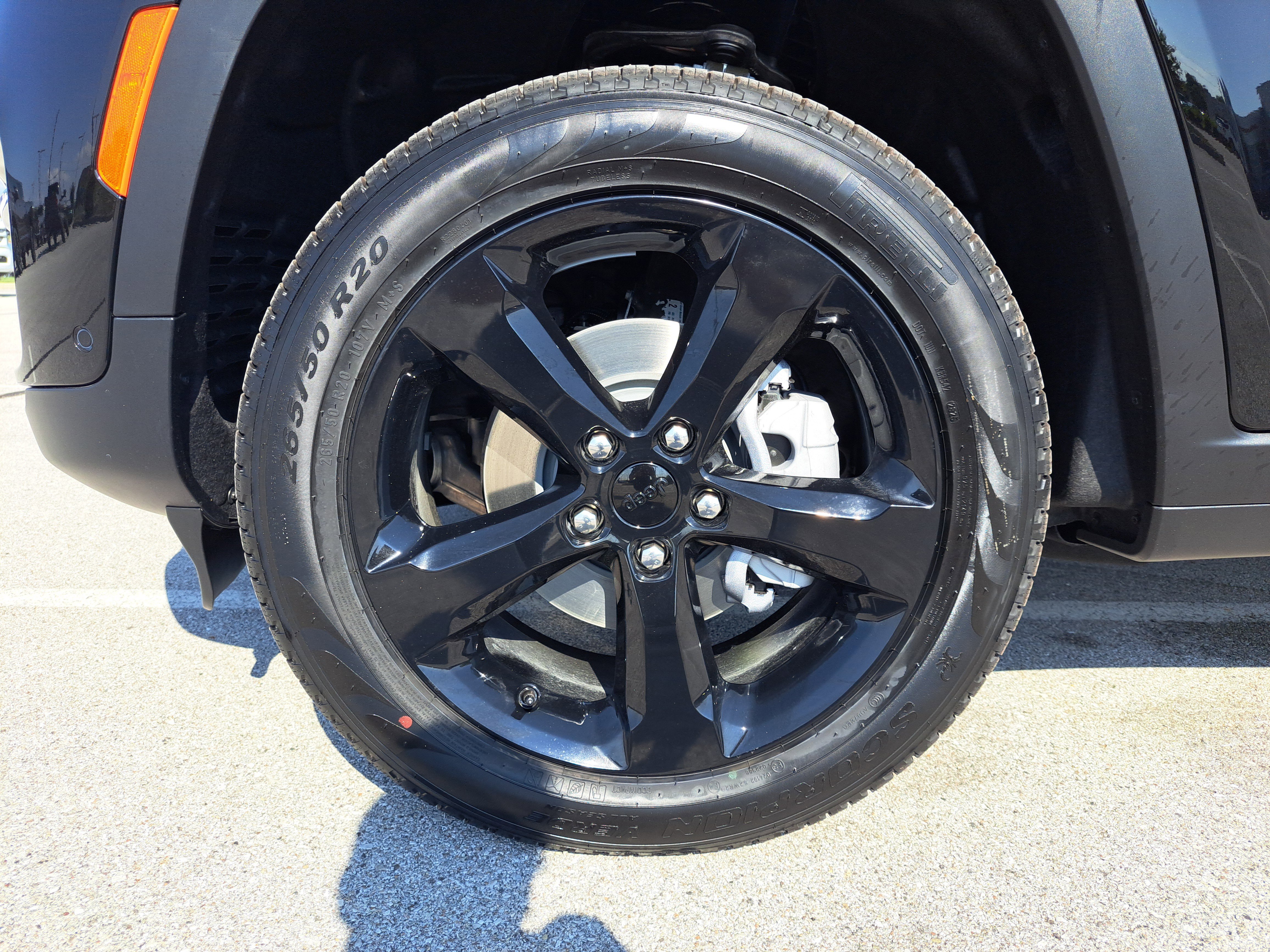 New 2025 Jeep Grand Cherokee Limited w/ Luxury Tech Group II image 5