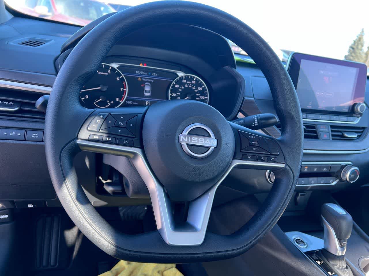 Used 2025 Nissan Altima 2.5 SV image 14