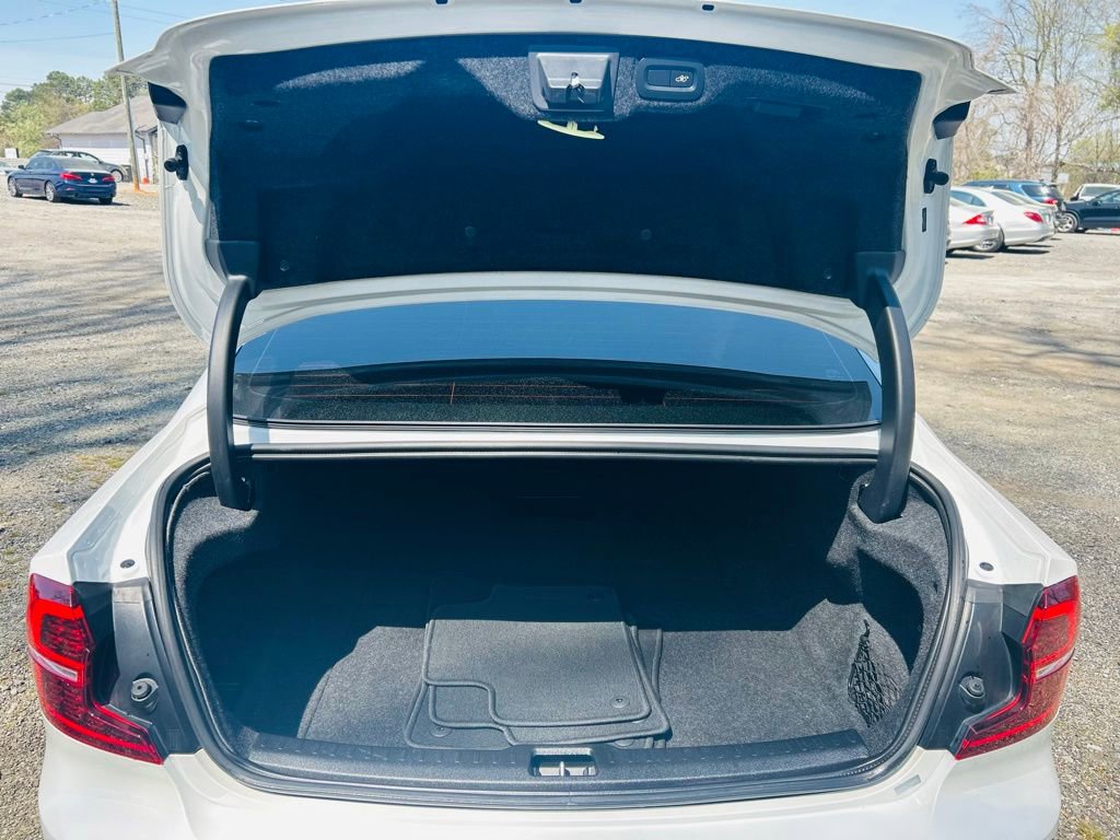 Used 2020 Volvo S60 T5 Momentum image 16