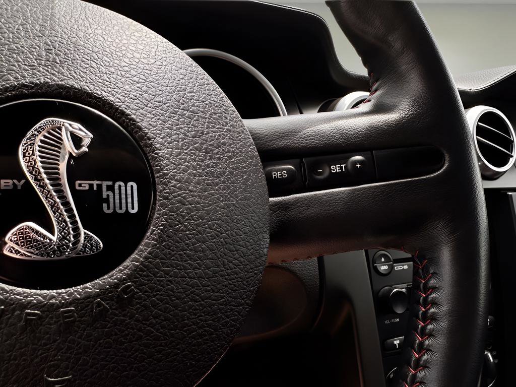 Used 2007 Ford Mustang Shelby GT500 RWD image 11