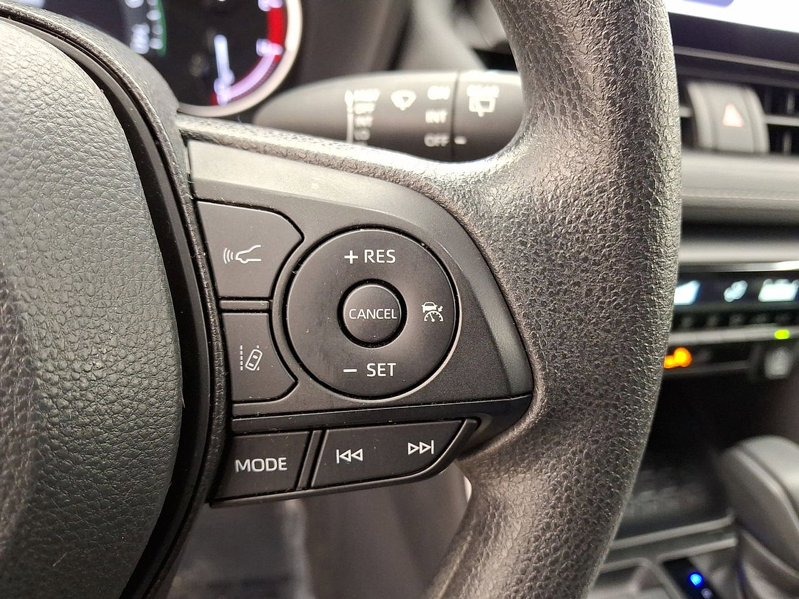 Certified 2025 Toyota RAV4 LE image 18