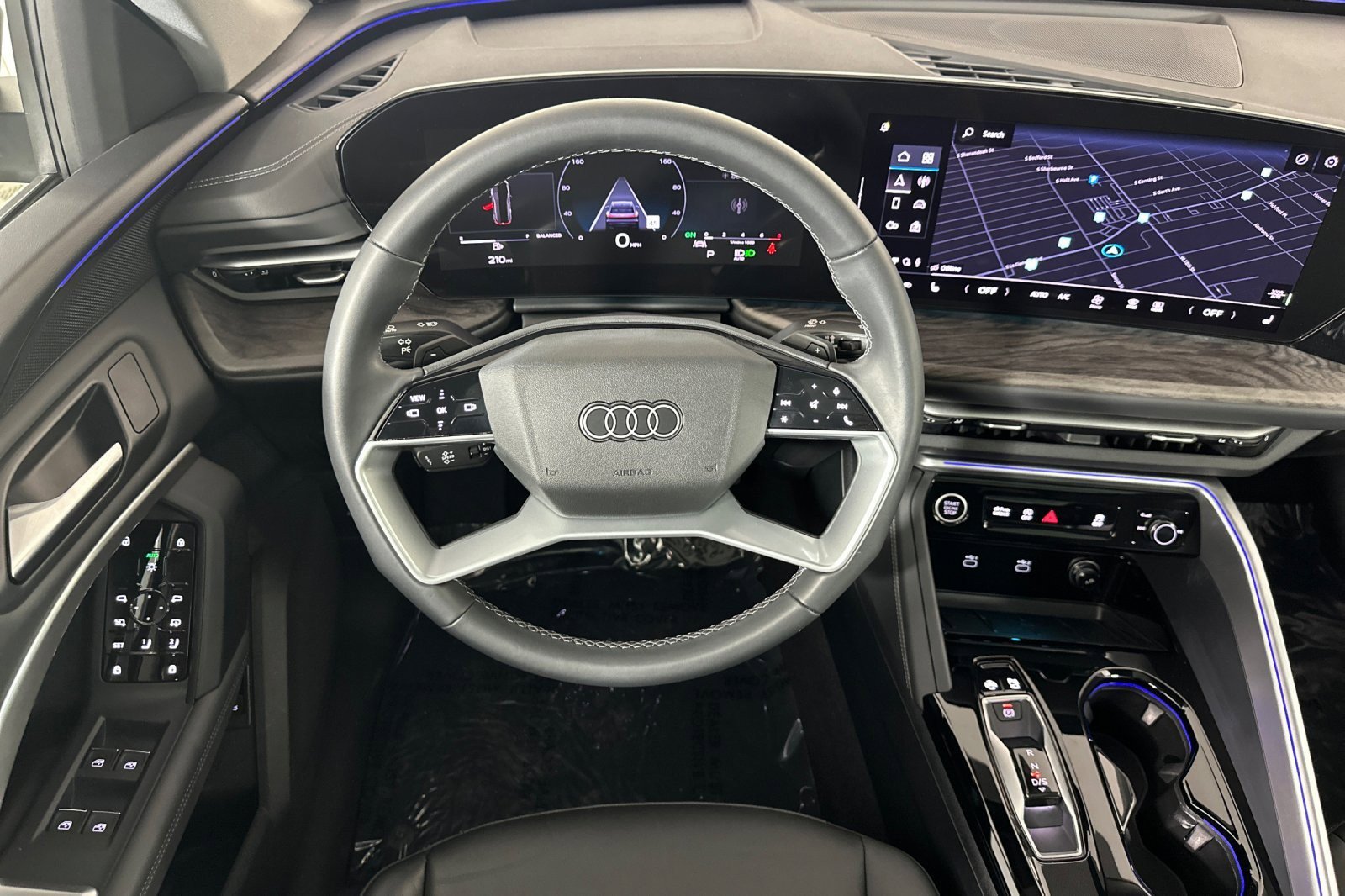 Used 2025 Audi Q5 Premium w/ 19" Wheel Package image 13