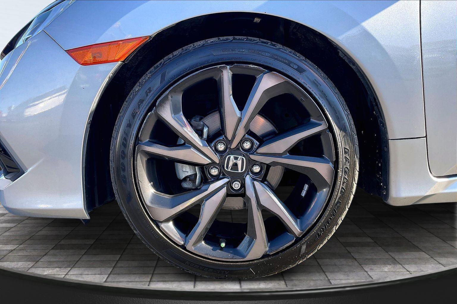 Used 2019 Honda Civic Sport image 9