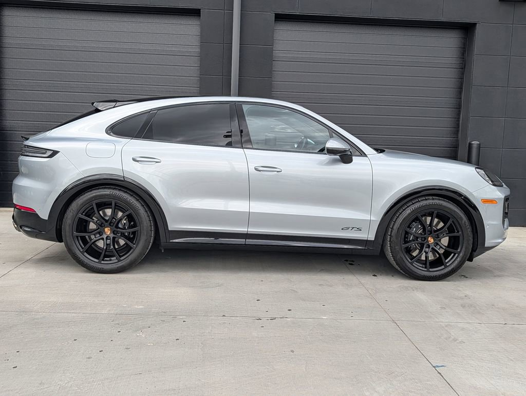 Certified 2025 Porsche Cayenne GTS image 8