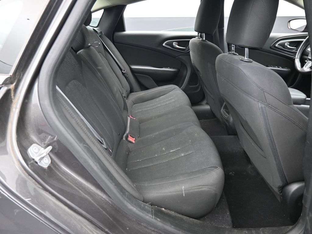 Used 2015 Chrysler 200 Limited w/ Convenience Group image 35