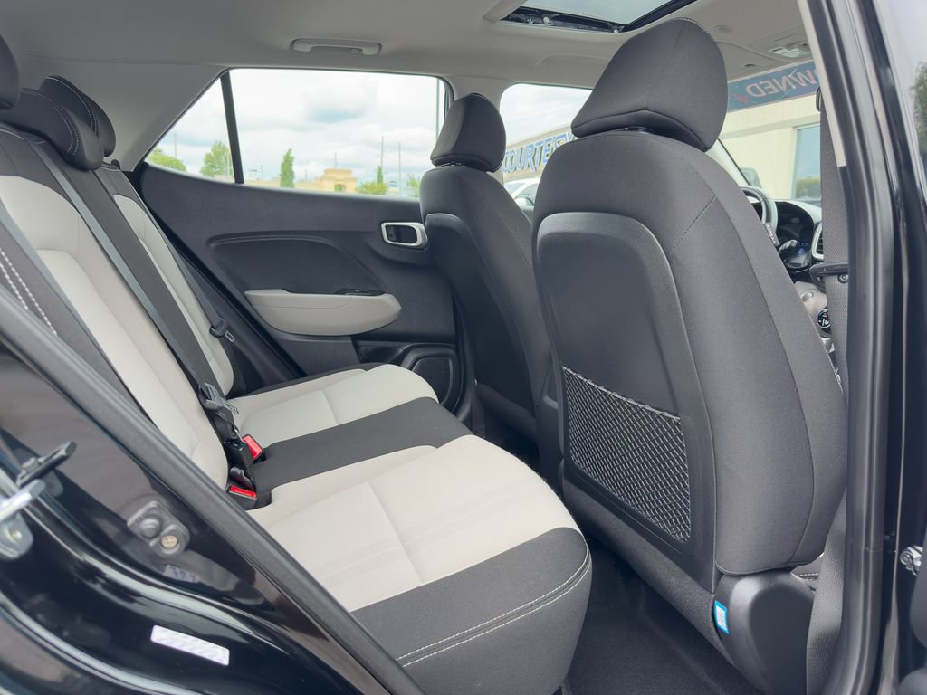 Used 2020 Hyundai Venue SEL w/ Convenience + Premium Package FWD image 11