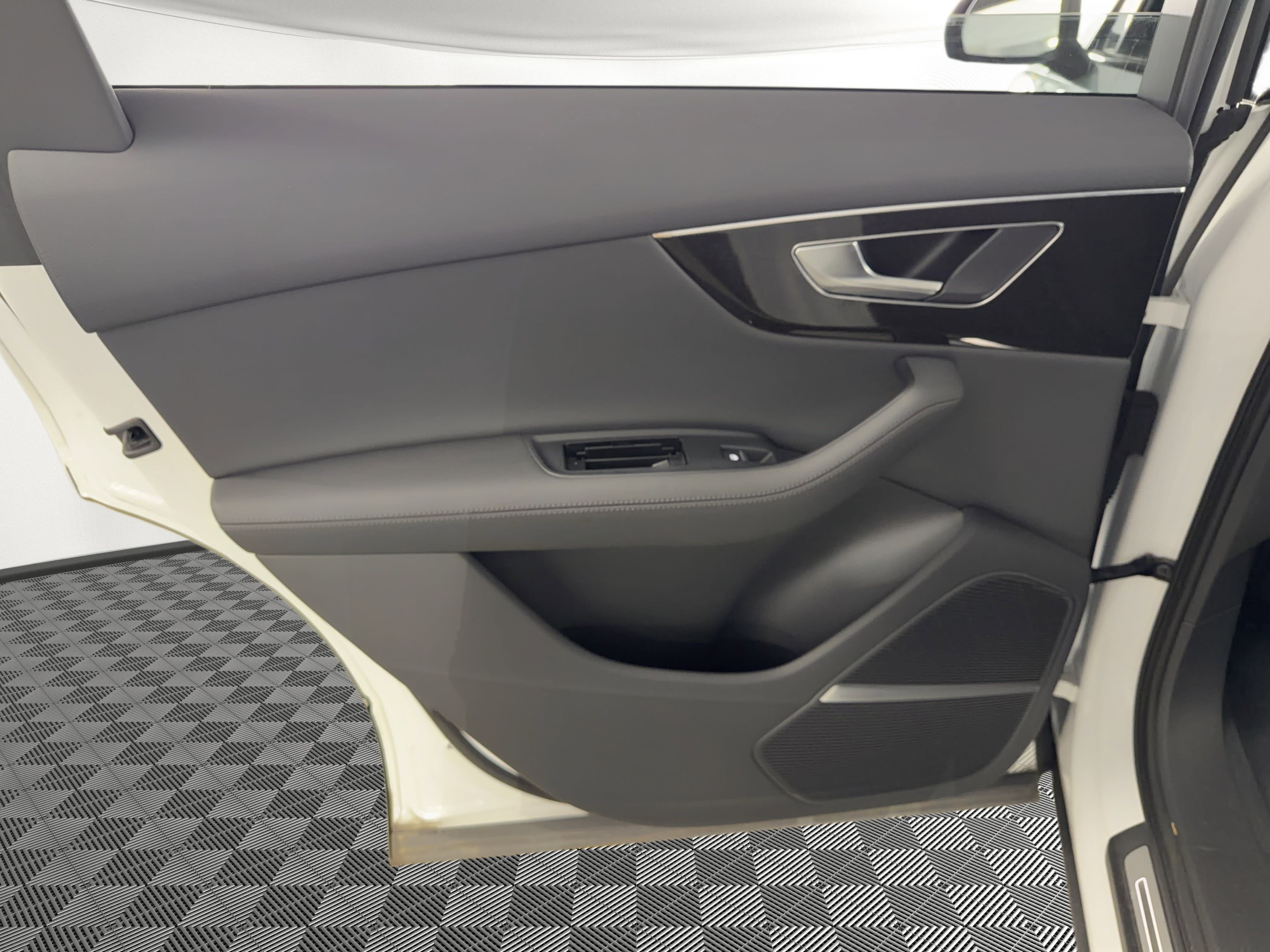 Used 2023 Audi Q7 3.0T Premium Plus image 17