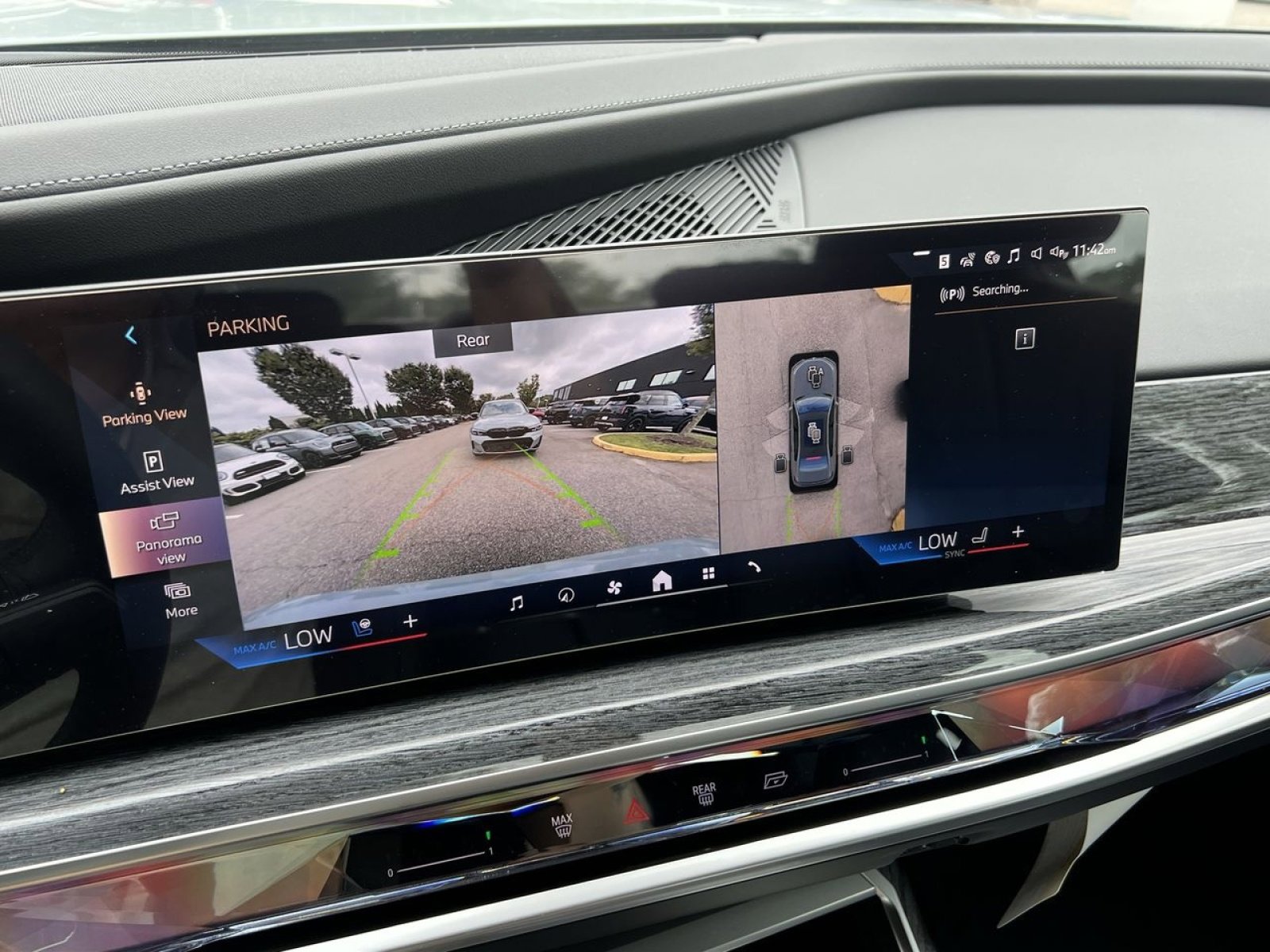 New 2025 BMW 740i xDrive w/ Executive Package image 16