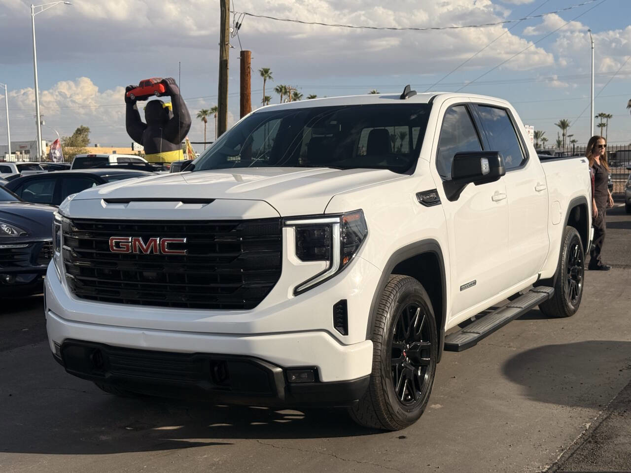Used 2023 GMC Sierra 1500 Elevation w/ Elevation Premium Package image 3