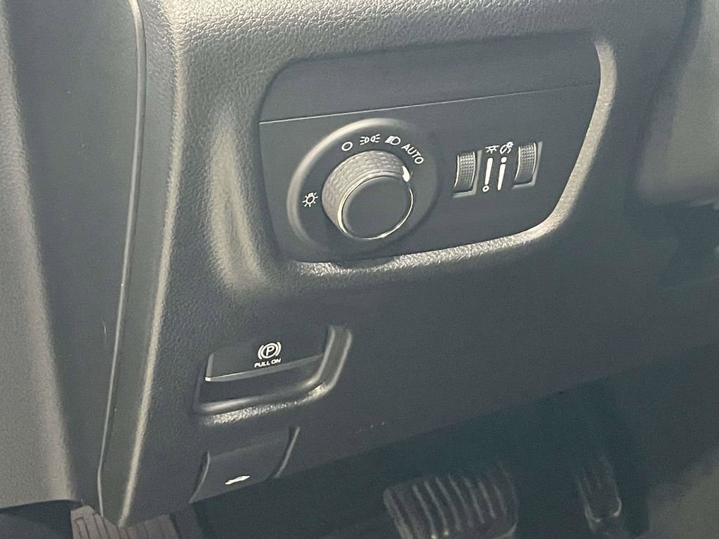 Used 2024 Jeep Grand Cherokee L Laredo image 27