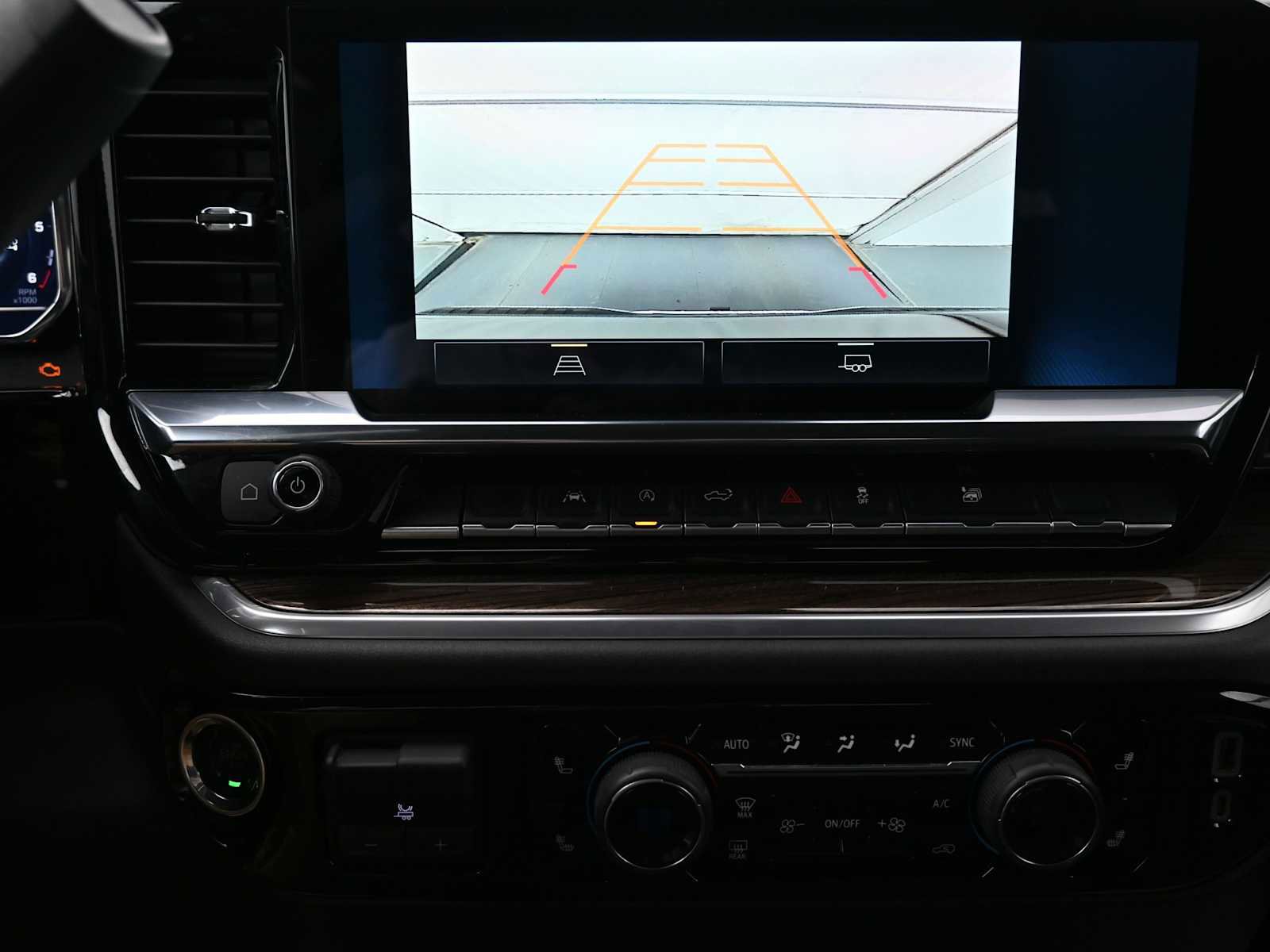 Used 2025 Chevrolet Silverado 1500 LT image 7