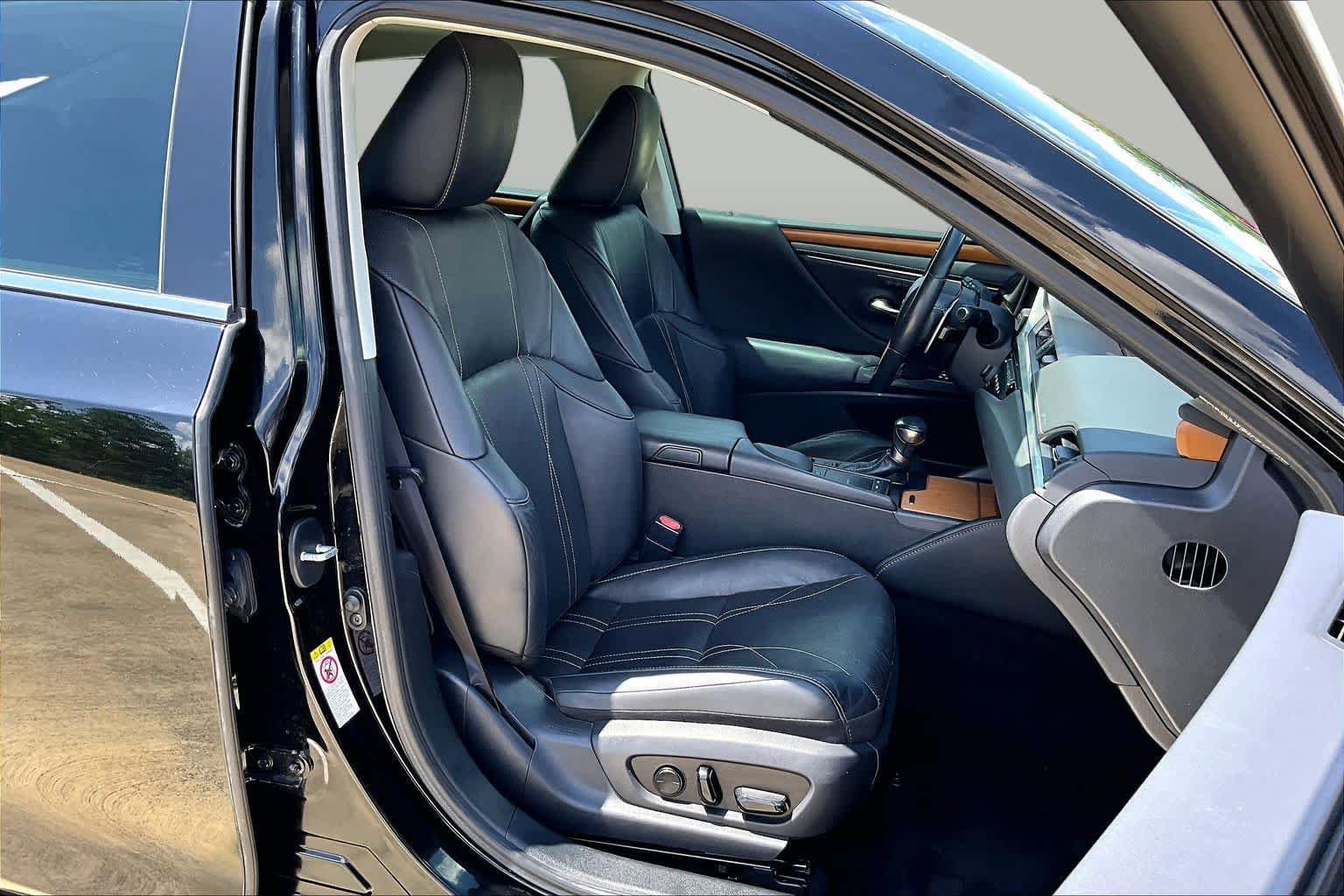 Used 2019 Lexus ES 350 w/ Accessory Package 2 FWD image 9