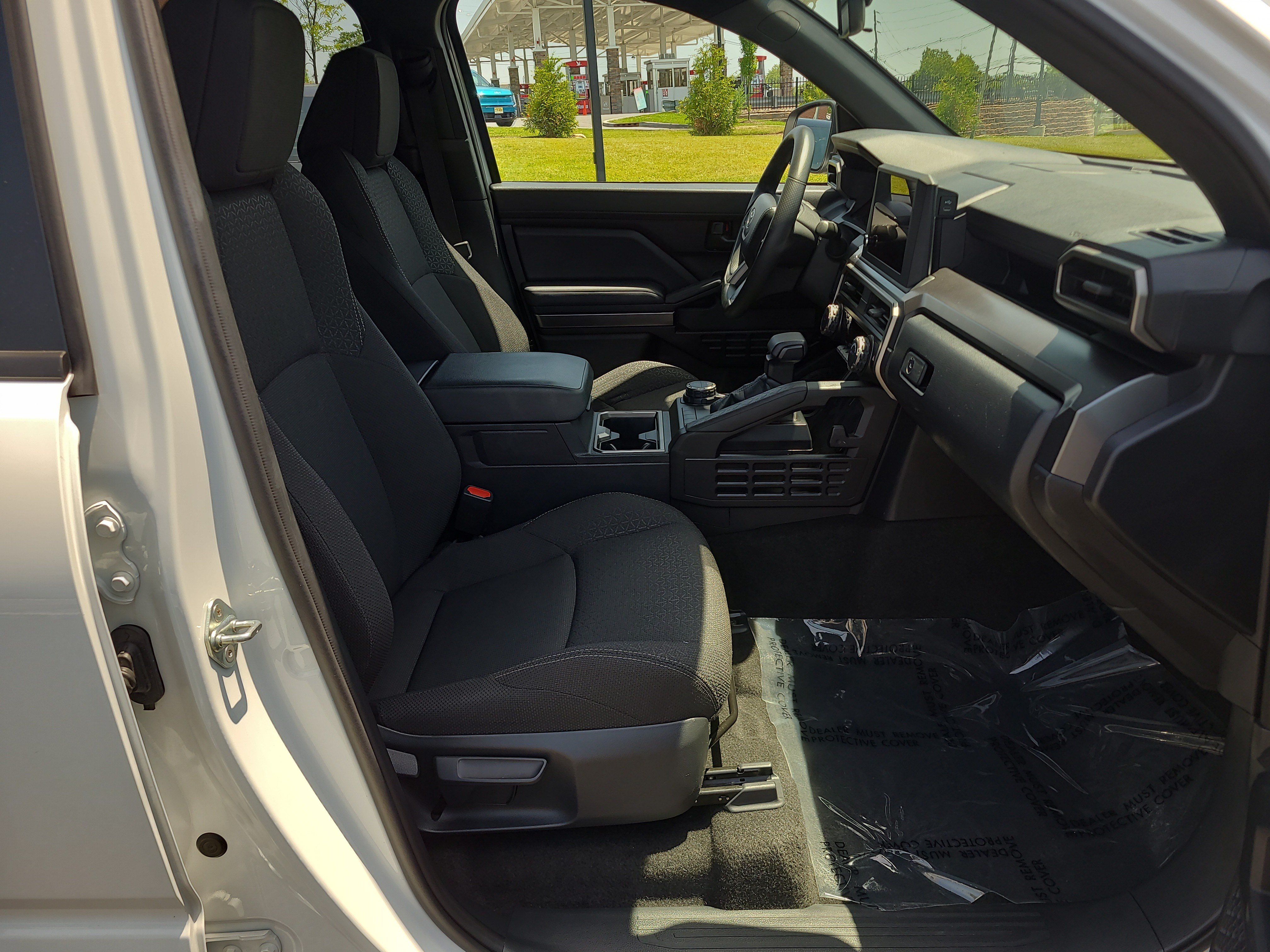 Certified 2025 Toyota 4Runner SR5 AWD/4WD image 17