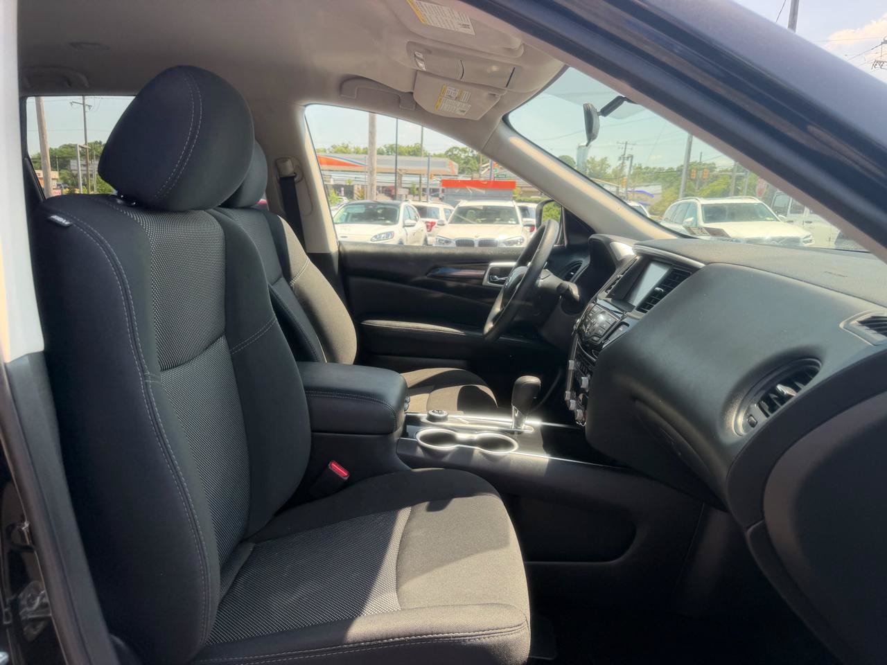 Used 2019 Nissan Pathfinder S AWD/4WD image 22