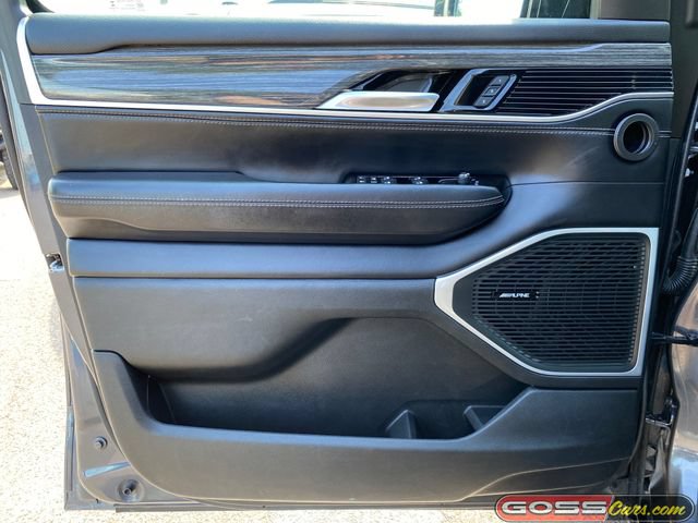 Used 2022 Jeep Wagoneer Series III AWD/4WD image 24